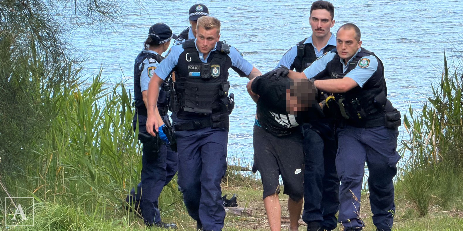 Man apprehended by police after pursuit at Pittwater Road, North Narrabeen Man apprehended by police after pursuit at Pittwater Road, North Narrabeen
